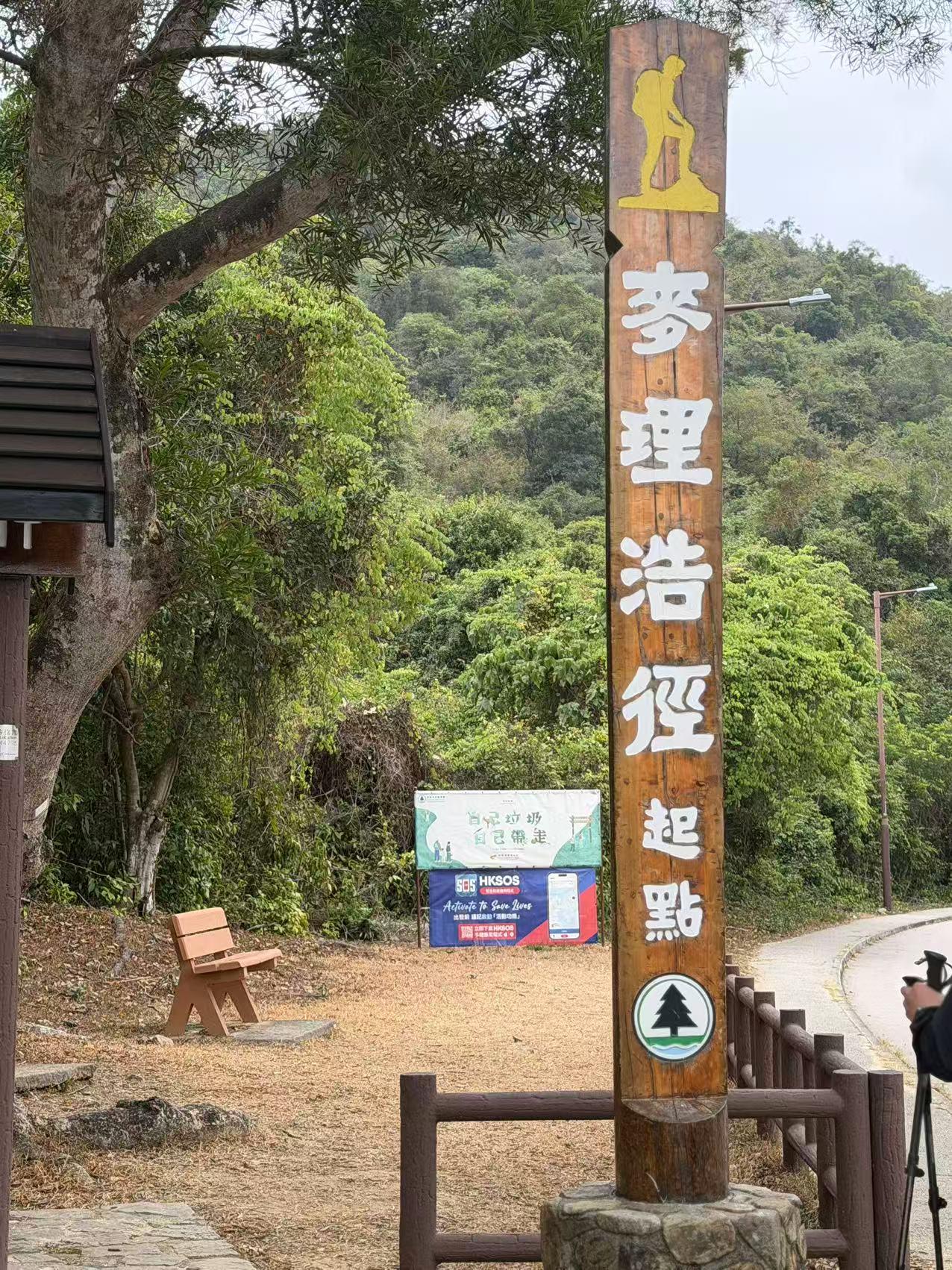 行禅现代建筑旁图